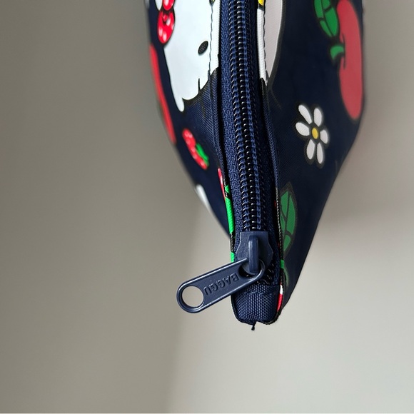 BAGGU Hello Kitty Go Pouch Large NwOt - Picture 5 of 6